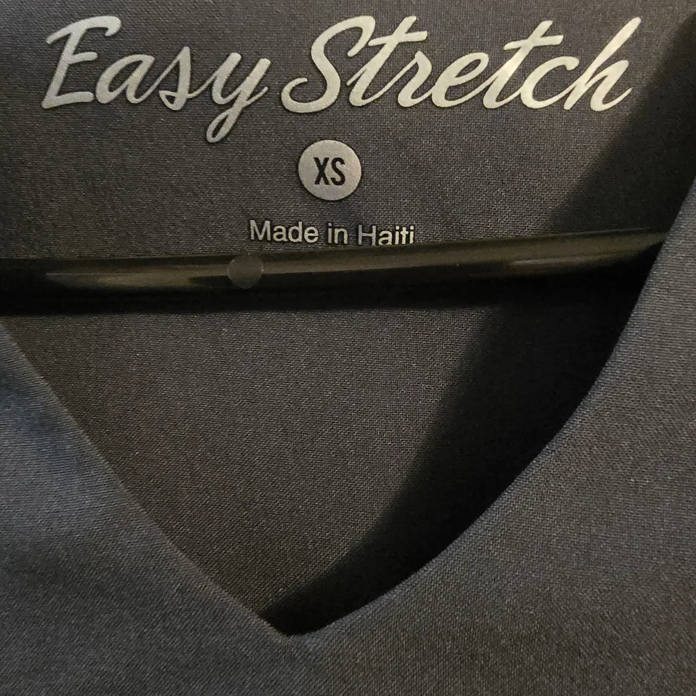 5 Scrub Sets - Picture 4 of 16